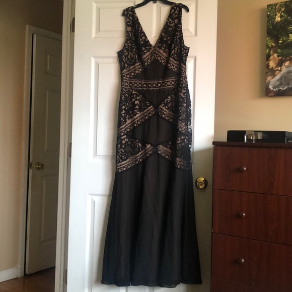 BCBG Scrolling Embroidery Gown - Picture 4 of 8